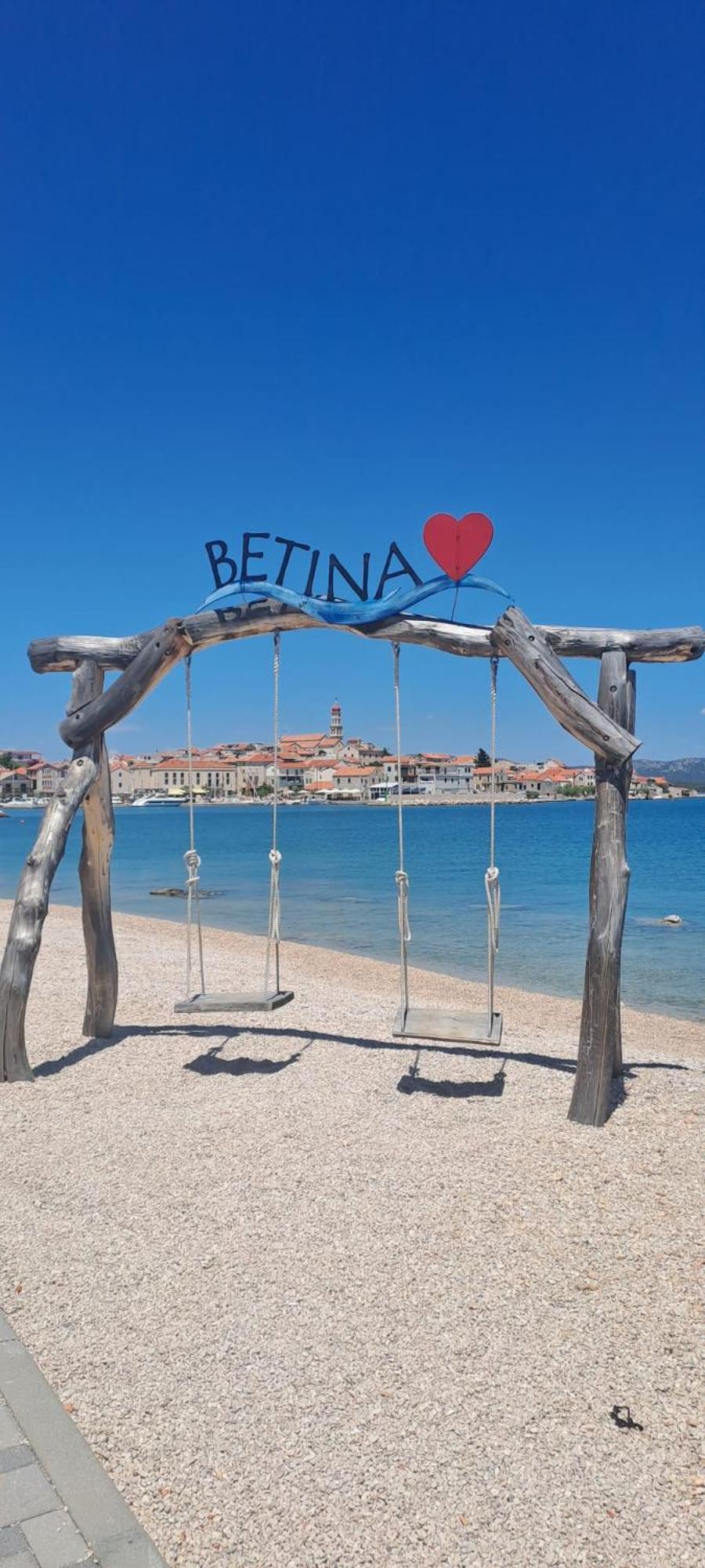 On The Sea Hotel Betina  Bagian luar foto