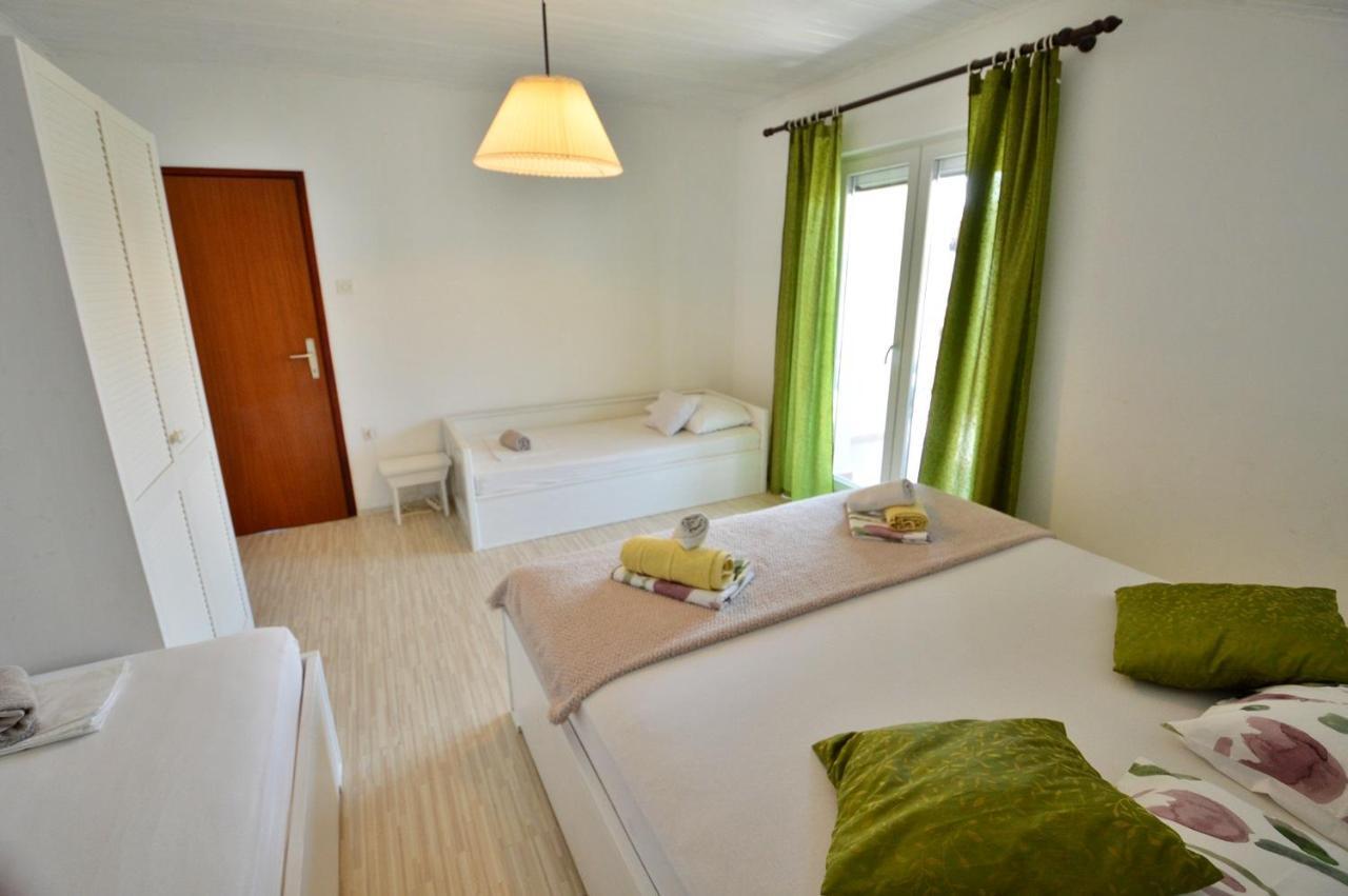 On The Sea Hotel Betina  Bagian luar foto