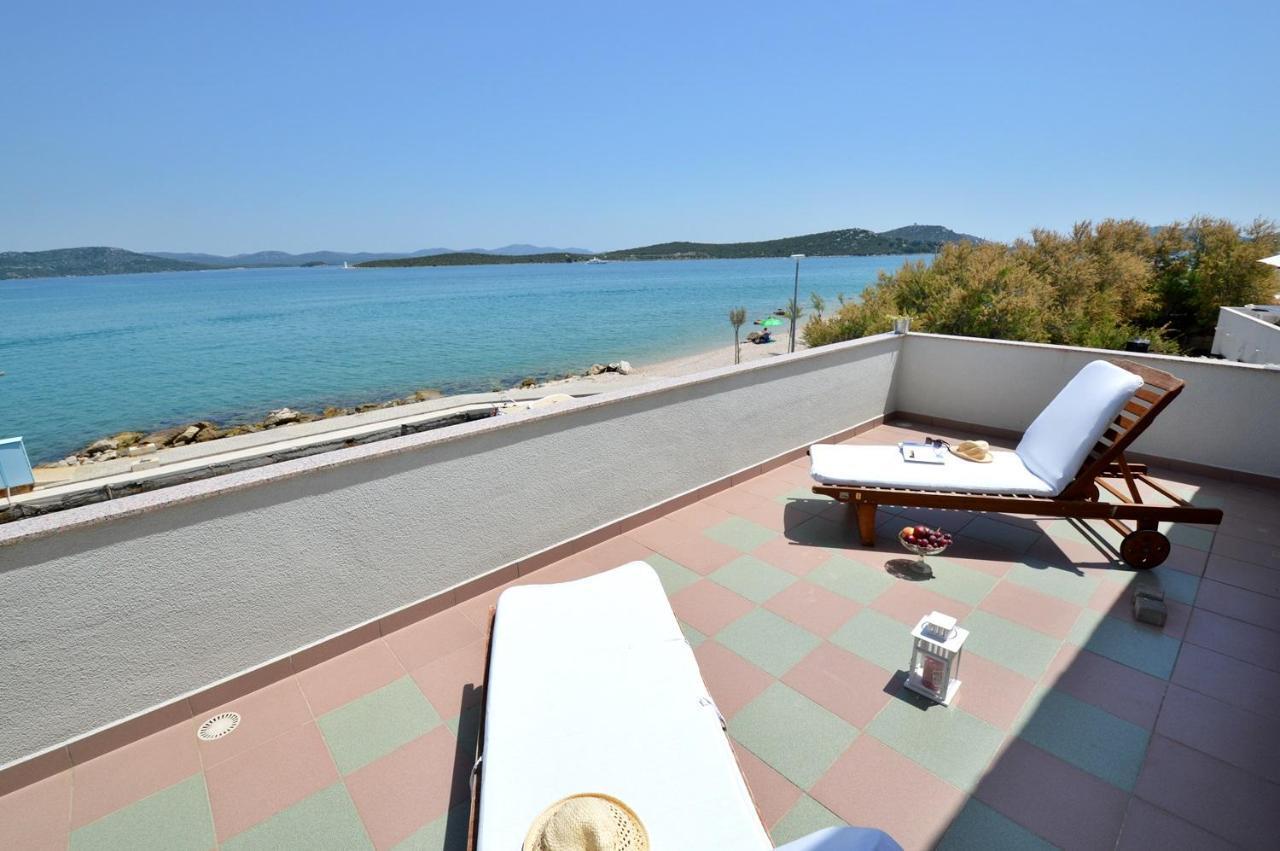On The Sea Hotel Betina  Bagian luar foto
